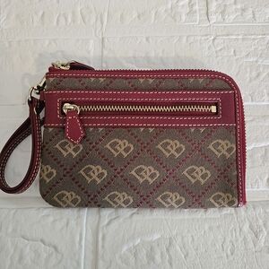 Dooney and Bourke Zip Wristlet wallet